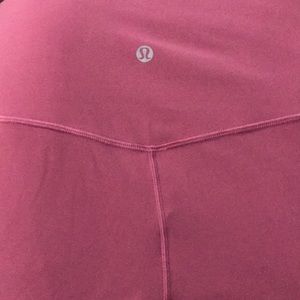 Lululemon aligns size 8